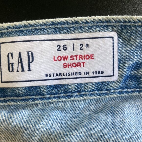 GAP Low Rise Stride Denim Shorts, 2R - Picture 3 of 3